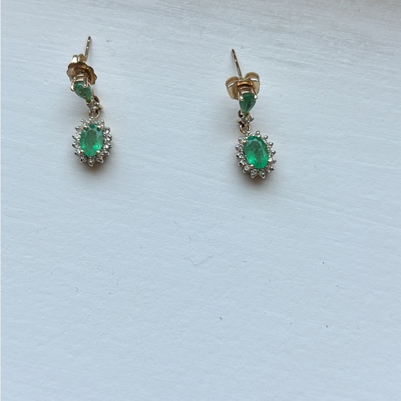 14K gold natural emerald pendant and earrings set - Picture 3 of 7